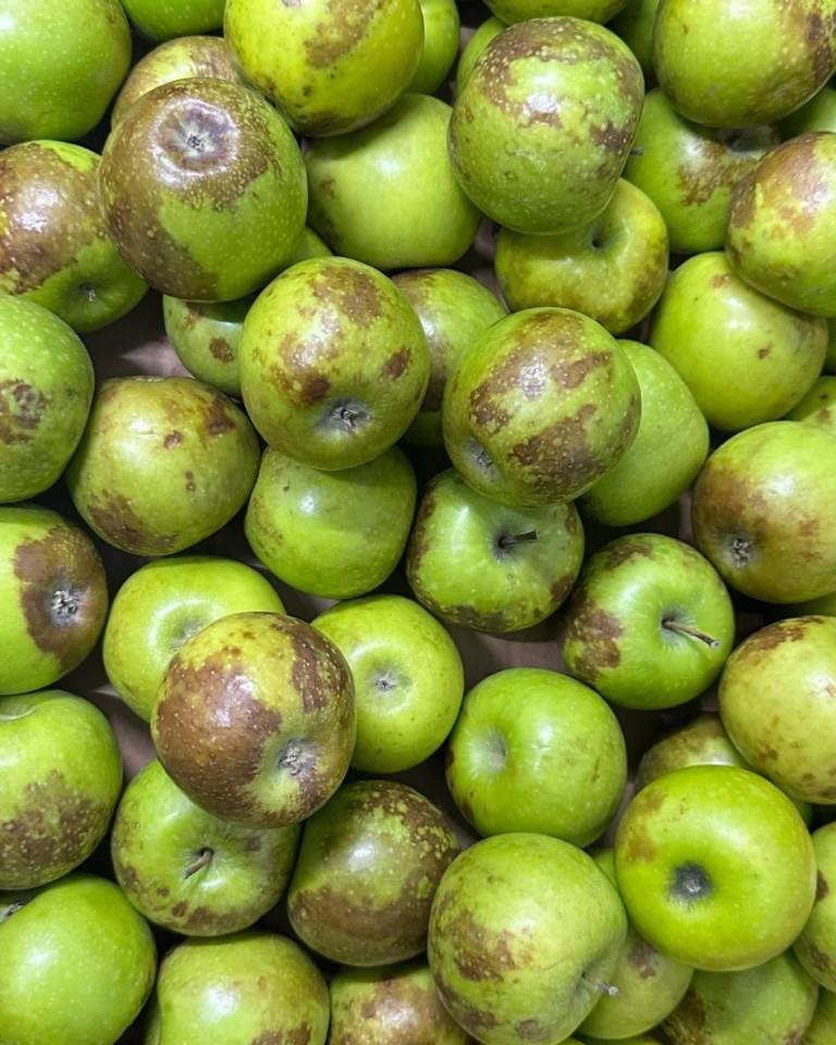 Mere Granny Smith, ECO, 4buc  (imperfecte, dar gustoase)